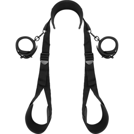 Fetish Submissive Bondage fetish submissive posición piernas abiertas con esposas con forro de nopreno